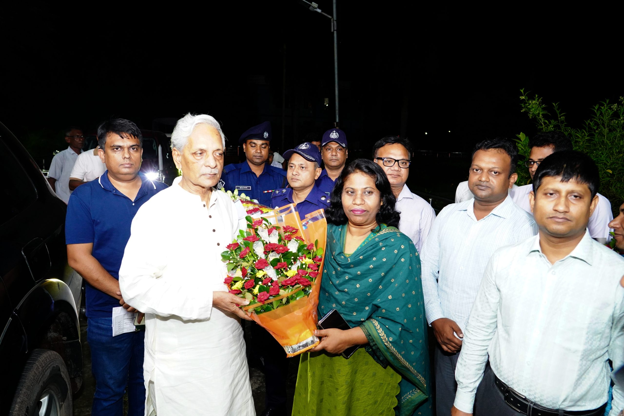 সরকারের নির্বাচনী ইশতেহার বাস্তবায়নে সকল দপ্তরকে দায়িত্বশীলতা, সততা ও সমন্বয়ের সঙ্গে কাজ করতে হবে— সংস্কৃতি মন্ত্রী