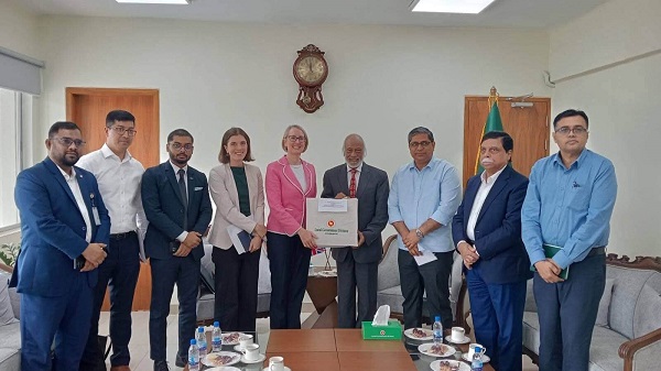 বাংলাদেশ-যুক্তরাজ্য সহযোগিতা আরও বিস্তৃত করার প্রত্যাশা এলজিআরডি মন্ত্রীর