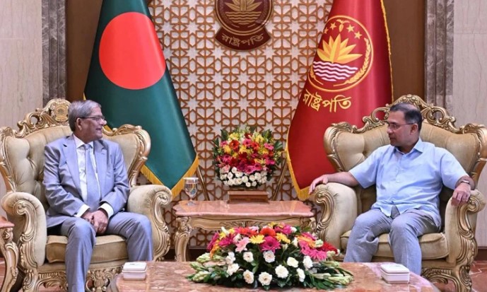 রাষ্ট্রপতির সঙ্গে প্রধানমন্ত্রীর সৌজন্য সাক্ষাৎ বঙ্গভবনে