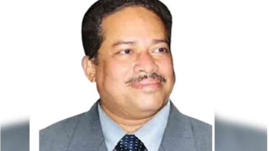 প্রজ্ঞাপন অনুযায়ী সভাপতি হওয়ার কথা মজিবর রহমান সরওয়ারের