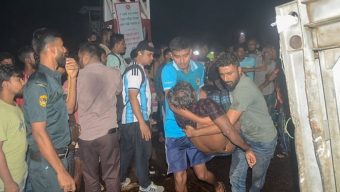 খুলনায় ফেরির সঙ্গে ট্রলারের সংঘর্ষ, নিখোঁজ ১