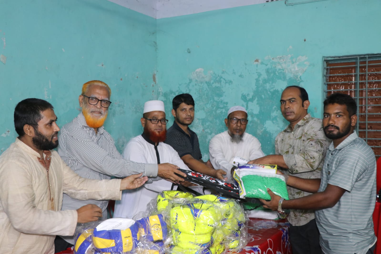 শার্শায় এমপির পক্ষে বিভিন্ন শিক্ষাপ্রতিষ্ঠানে ক্রীড়া সামগ্রী বিতরণ
