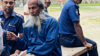 নওগাঁর রানীনগরে তৃতীয় শ্রনীর ছাত্রীর ধর্ষন চেষ্টার অভিযোগে ৭০বছরের এক বৃদ্ধকে গ্রেফতার