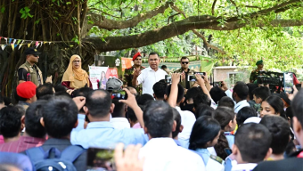 নিজের কলেজে প্রধানমন্ত্রী, শিক্ষার্থীদের দিলেন দেশ গড়ার বার্তা