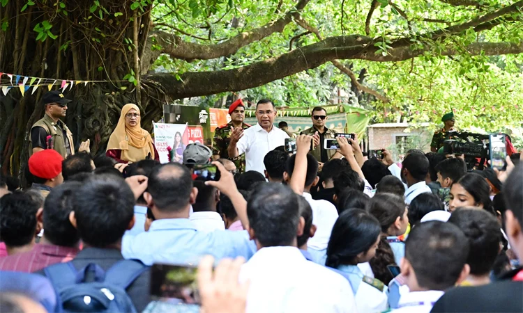 নিজের কলেজে প্রধানমন্ত্রী, শিক্ষার্থীদের দিলেন দেশ গড়ার বার্তা