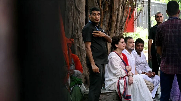 ভারতে সিইসির পদত্যাগের দাবিতে বিক্ষোভ, রাহুল গান্ধী আটক