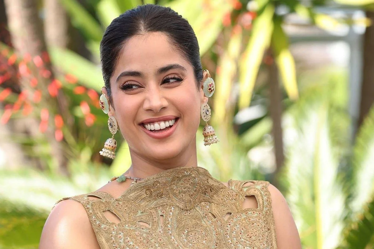 বন্ধুদের চমকে দিতে গিয়ে ‘গোপন প্রতিভা’ আবিষ্কার জাহ্নবীর