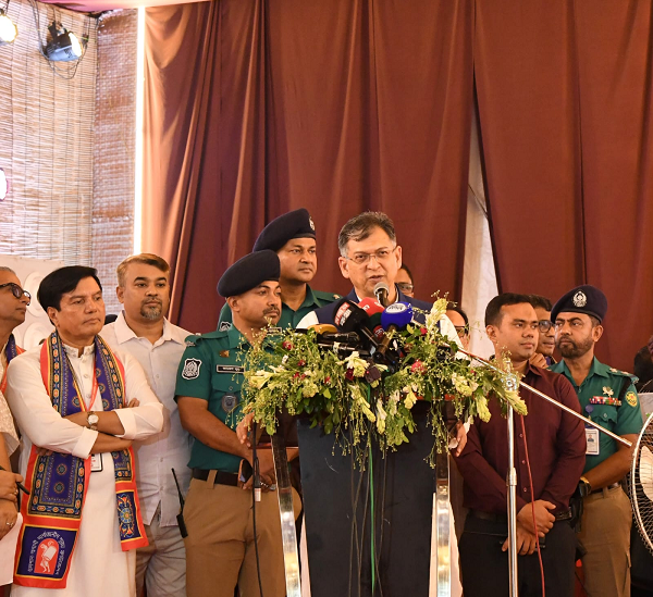 সর্বোচ্চ মণ্ডপ, বরাদ্দ, ছুটি, নিরাপত্তা ও আনন্দ-উৎসবে দুর্গাপূজা উদযাপিত হচ্ছে: স্বরাষ্ট্রমন্ত্রী