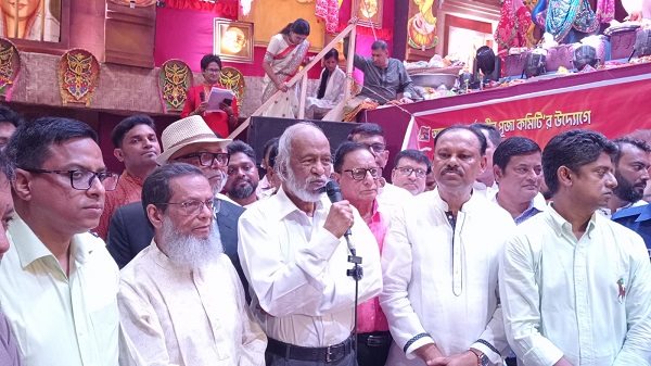 দুর্গাপূজায় সম্প্রীতি ও শান্তিপূর্ণ সহাবস্থান বজায় রাখার আহ্বান মন্ত্রীর
