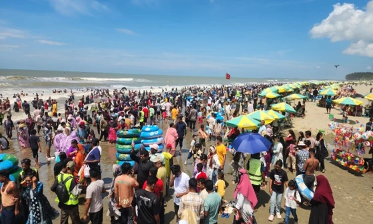 দুর্গাপূজার ছুটিতে পর্যটনকেন্দ্রে ভিড়, চাঙা স্থানীয় অর্থনীতি