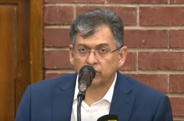 বিরোধী দলকে সঙ্গে নিয়েই সংবিধান সংশোধন চায় সরকার