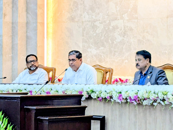 ঢাকায় পরিচ্ছন্নতা অভিযানে ২০ টিম, অনিয়মে জরিমানা ও সরকারি বাসা বাতিলের নির্দেশ