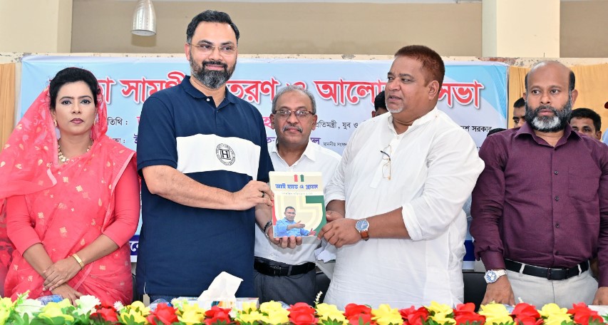 নাসিরনগরে আরাফাত রহমান কোকো স্মৃতি ফুটবল টুর্নামেন্টের ফাইনাল উদ্বোধন করলেন যুব ও ক্রীড়া প্রতিমন্ত্রী