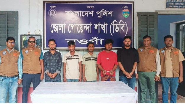 নওগাঁর রানীনগরে ইসলামী ব্যাংকের এজেন্ট ব্যাংকিংয়ের ৩৪ লাখ টাকা ছিনতাই এর ঘটনায় ১ লাখ ৪২ হাজার টাকা সহ ৬ জন গ্রেফতার