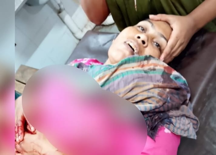 চুয়াডাঙ্গার হকপাড়ার সেলিনাকে কুপিয়ে ক্ষতবিক্ষত, আশংকাজনক অবস্থায় রাজশাহী রেফার্ড